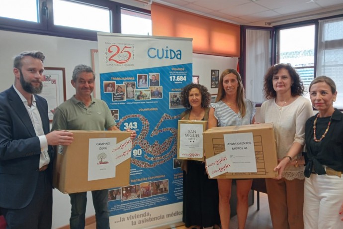 Donación al Albergue Covadonga de los alojamientos de Gijón/Xixón